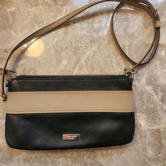 Kate Spade Elegant Black Crossbody Bag - Picture 3 of 10